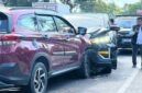 Mobil dinas Kapolres Gowa ringsek di bagian depan usai bertabrakan dengan Toyota Rush di Jalan Poros Gowa–Takalar, Desa Bontosunggu, Kecamatan Bajeng, Senin (19/5/2025).