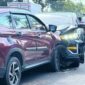 Mobil dinas Kapolres Gowa ringsek di bagian depan usai bertabrakan dengan Toyota Rush di Jalan Poros Gowa–Takalar, Desa Bontosunggu, Kecamatan Bajeng, Senin (19/5/2025).