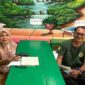 Kepala UPT SPF SD Inpres Kelapa Tiga 1, Hj Nahidha Mallapiang (Kiri) dan Rusdin Tompo (Kanan)