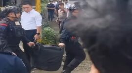 Detik-detik proses evakuasi granat atau peninggalan senjata di Kelurahan Arateng, Kabupaten Sidrap, Sulawesi Selatan