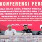 Konferensi pers penyitaan uang hasil tindak pidana korupsi dalam pemberian fasilitas CPO dan turunannya dari para terdakwa korporasi Wilmar Group