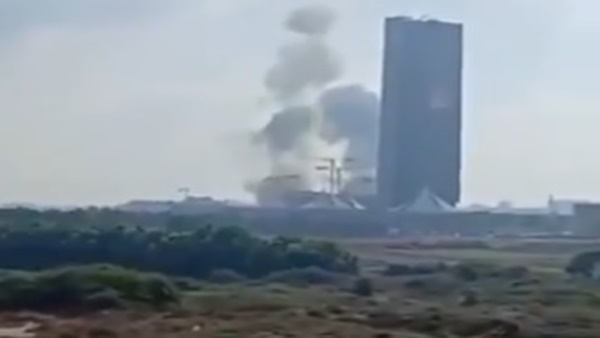 Markas Inelijen Mossad di Tel Aviv Israel digempur Rudal balistik Iran (Tangkapan layar video)