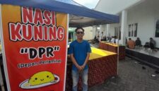 Alan, pemilik Nasi Kuning “DPR” di Masjid Ashabul Jannah