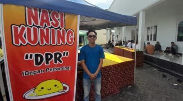 Alan, pemilik Nasi Kuning “DPR” di Masjid Ashabul Jannah