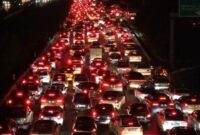 Tangkapan layar video kemacetan melanda Teheran, Iran saat warga tinggalkan ibu kota