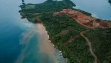 Salah satu kawasan di Raja Ampat, Papua Barat yang dijadikan lokasi pertambangan nikel (Foto: X @SocReviewId)