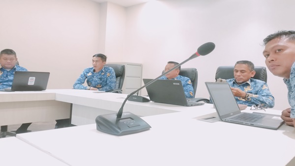 Pegawai SD Negeri Parinring Makassar saat mengikuti kegiatan Penguatan Sistem Inovasi Daerah 2025