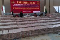 Tumpukan uang sebesar Rp1,3 triliun hasil sitaan Kejaksaan Agung dari Musim Mas Group dan Permata Hijau Group (Foto: Inilah.com/Rizki).