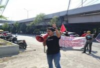 AMPH saat melakukan aksi unjuk rasa di depan Kejati Sulsel