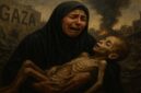 Foto ilustrasi – Seorang ibu di Gaza menangis pilu sambil memeluk jasad anaknya yang kurus kering akibat kelaparan.