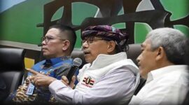 Anggota Komisi III DPR RI, Hinca Pandjaitan (tengah) (Ist)