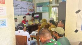 Mahasiswa KKN UNHAS saat mengadakan seminar program kerja di Desa Kaballokang Pakkabba, Kabupaten Takalar