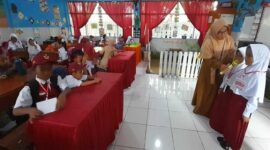 Kegiatan MPLS ramah anak di SD Negeri Parinring Makassar.