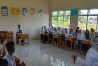 Suasana pembelajaran di salah satu ruang kelas SMP Negeri Pakkabba, Takalar.