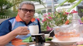 Rektor UNM, Prof Karta Jayadi (Foto Facebook)