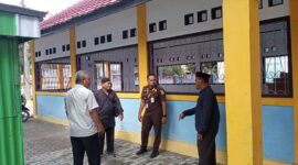 Kejaksaan memeriksa laporan warga dengan didampingi Tuha Peut dan sejumlah masyarakat.