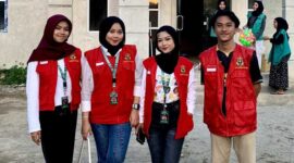 Mahasiswa KKN Unhas Gelombang 114 berfoto bersama usai pelaksanaan lomba 17-an.