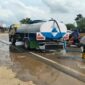 Mobil penyiram jalan PGE dikerahkan usai warga terjatuh
