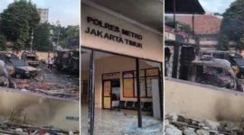 Foto kolase – Kondisi Polres Metro Jakarta Timur tampak hancur