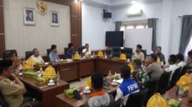 Komisi IV DPRD Kabupaten Gowa menggelar Rapat Dengar Pendapat (RDP) bersama tiga anak perusahaan PT Wings Group, yakni PT Kia, PT Kis, dan PT SMS, pada Rabu (13/8/2025) di ruang rapat DPRD Gowa.