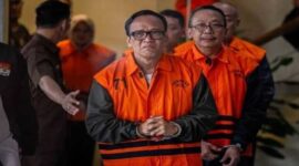Wamenaker Immanuel Ebenezer menangis usai ditetapkan sebagai tersangka (Ist)