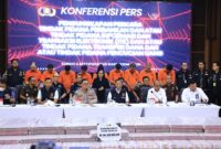 Konferensi pers pengungkapan kasus pembobolan rekening tidur senilai Rp204 miliar oleh Dittipideksus Bareskrim Polri.
