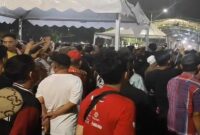 Tangkapan layar video – Turnamen domino Wali Kota Cup Parepare kacau para peserta ramai bersorak curang.