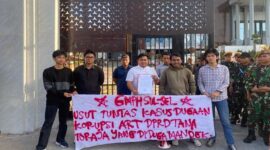 Aksi demonstrasi GMPH Sulsel di depan Kantor Kejati Sulsel.