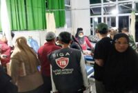 Sejumlah siswa korban dugaan keracunan makanan program Makan Bergizi Gratis (MBG) mendapat perawatan di puskesmas Tapalang, Mamuju, Sulawesi Barat, Rabu (24/9/2025). (Foto : Ist).