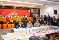 Konferensi pers Polda Sulsel terkait penetapan tersangka aksi unjuk rasa pembakaran gedung DPRD Makassar dan Sulsel