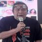 Octavianus Masheka, Ketua TISI, saat membuka acara peluncuran dan diskusi sastra buku antologi puisi bersama Republik Puitik dan Manifesto Jabodetabek bertema “Penyair Membaca 80 Tahun Indonesia Merdeka” di PDS HB Jassin, Taman Ismail Marzuki (TIM), Jakarta, Minggu siang (28/9/2025). (Foto: Lasman Simanjuntak)