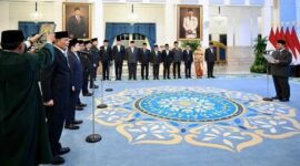 Presiden Prabowo Subianto resmi mengangkat dua menteri dan tiga wakil menteri baru untuk Kabinet Merah Putih periode sisa 2024-2029 dalam acara pelantikan yang digelar di Istana Negara, Jakarta, Rabu (17/9/2025). (Foto: BPMI Setpres/Cahyo)