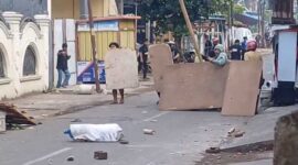 Tangkapan layar video – Dua Kelompok Pemuda di Tallo Saling Serang Busur