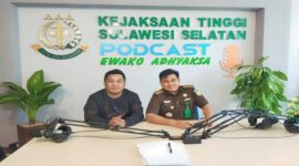 Direktur Laksus Muhammad Ansar (kiri)