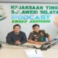 Direktur Laksus Muhammad Ansar (kiri)