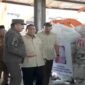 Presiden Prabowo Subianto meninjau aset barang rampasan negara yang diserahkan kepada PT Timah Tbk di Pangkal Pinang, Bangka Belitung.