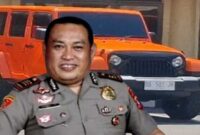 Foto Kolase – Mobil mewah Jeep Wrangler Rubicon milik Kasi Hukum Sipropam Polrestabes Makassar, AKP Ramli.