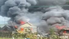 Sejumlah rumah terbakar di kawasan Pekuburan Beroanging, Kecamatan Tallo, Kota Makassar.