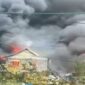 Sejumlah rumah terbakar di kawasan Pekuburan Beroanging, Kecamatan Tallo, Kota Makassar.