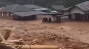 Tangkapan layar bencana banjir di Kota Sibolga, Kabupaten Tapanuli Tengah, Sumatera Utara. (TikTok)