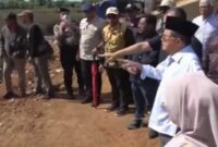 Jusuf Kalla (JK) saat meninjau langsung lahan miliknya seluas 16,4 hektare di Jalan Metro Tanjung, Kecamatan Tamalate, Makassar.