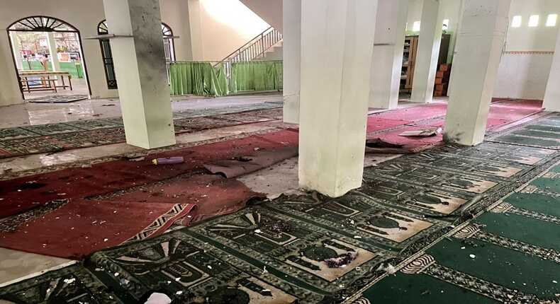 Penampakan bekas ledakan di Masjid SMA Negeri 72 