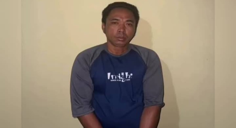 Pelaku berinisial MW diamankan polisi usai membacok istrinya dengan parang di Jalan Bulo-bulo Timur, Kelurahan Bongki, Kecamatan Sinjai Utara, Kabupaten Sinjai.