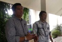 Kuasa Hukum Terdakwa AMF, Rusdianto SH MH (kiri baju kotak-kotak) dan Ayah AMF, Andi Mappasere alias Andi Ece (kanan)