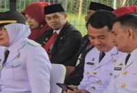 Sejumlah camat Kota Makassar mengikuti prosesi pelantikan dan pengambilan sumpah jabatan dalam perombakan besar-besaran pemerintahan kecamatan di Lapangan Karebosi, Jumat (6/2/2026).