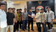 GAMPATA menyerahkan kajian dan analisis terkait pengelolaan anggaran penanganan bencana hidrometeorologi 2025 kepada Dit Intelkam Polda Aceh, Kamis, 19 Februari 2026.