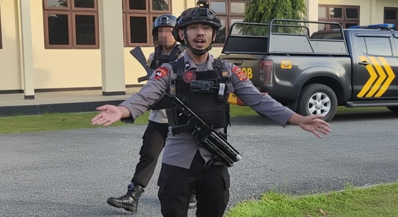 Personel Kompi 1 Batalyon C Pelopor Satbrimob Polda Maluku, Bripda Masias Siahaya.