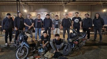 Dua pelaku pembobolan rumah dan indekos di Makassar diamankan polisi bersama barang bukti sepeda motor hasil curian. (Ist)