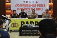 Konferensi Pers di Aula Mako Polres Barru pada Selasa, (24/2/2026), terkait kasus pencurian dengan pemberatan (curat).