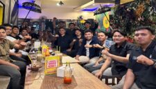 Ketua PERMAHI DPC Aceh, Rifqi Maulana (kanan, depan).